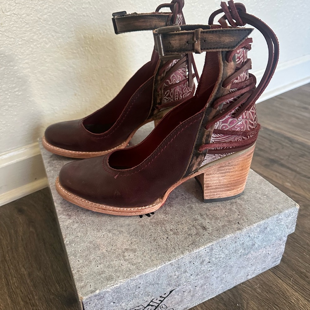 Freebird Burgundy Heeled Boots - Picture 4 of 6